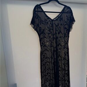 Elegant Black Sleeveless Lace Maxi Dress